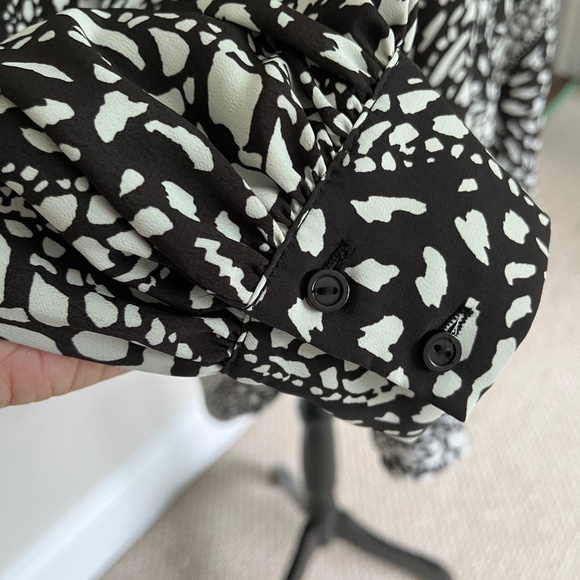 NWT - Oversized Shirt Dress. By Glamorous (PtP = 30") - Picture 9 of 16